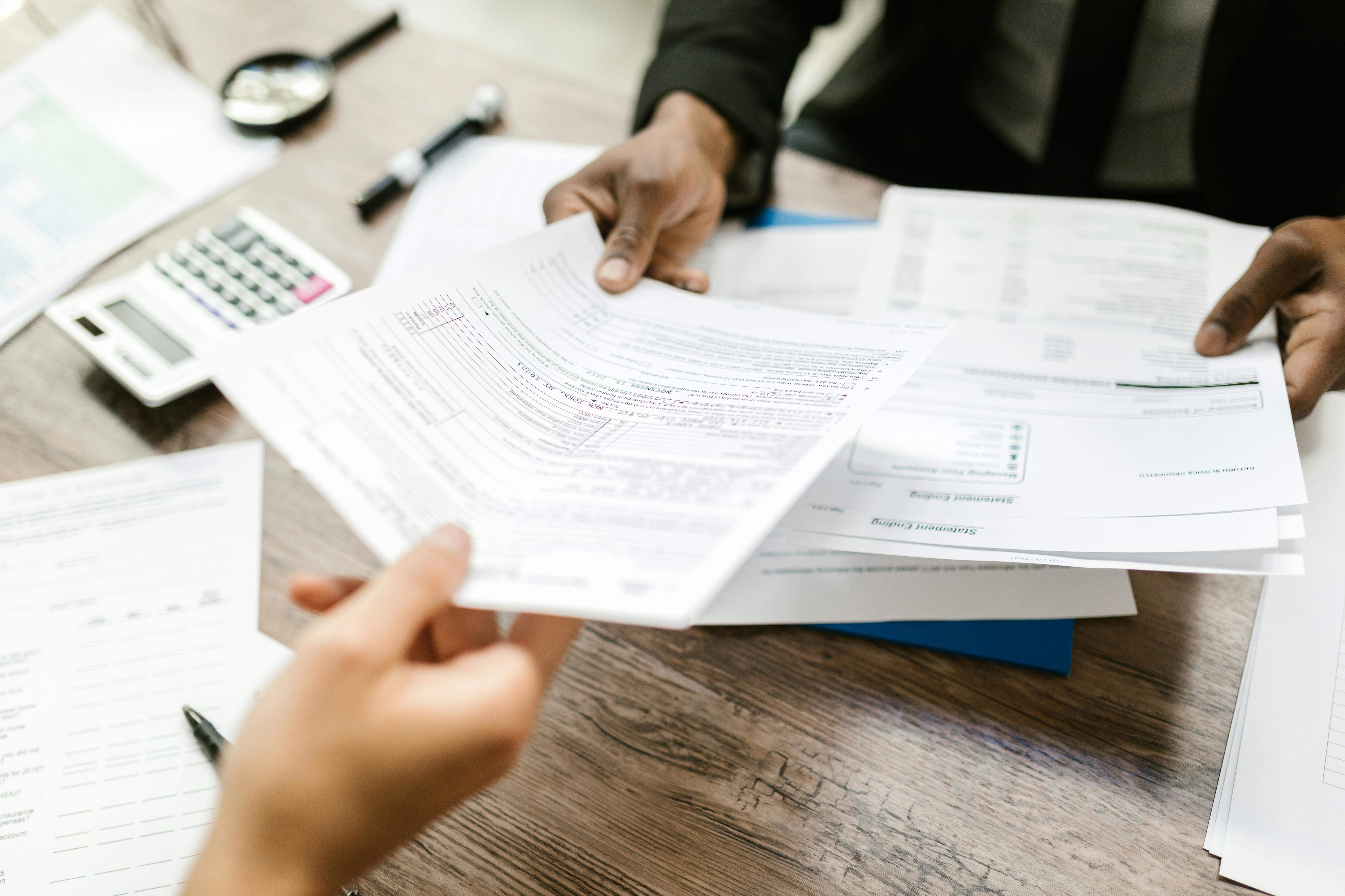 Key Differences Between Personal Auto Insurance vs. Commercial Auto Insurance
